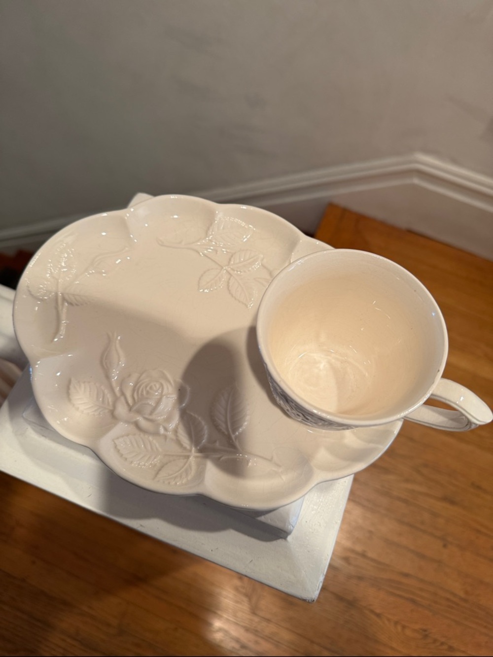 Lipper & Mann Vintage Cup& Plate Set.
White Rose Pattern, Hand Sculpted
